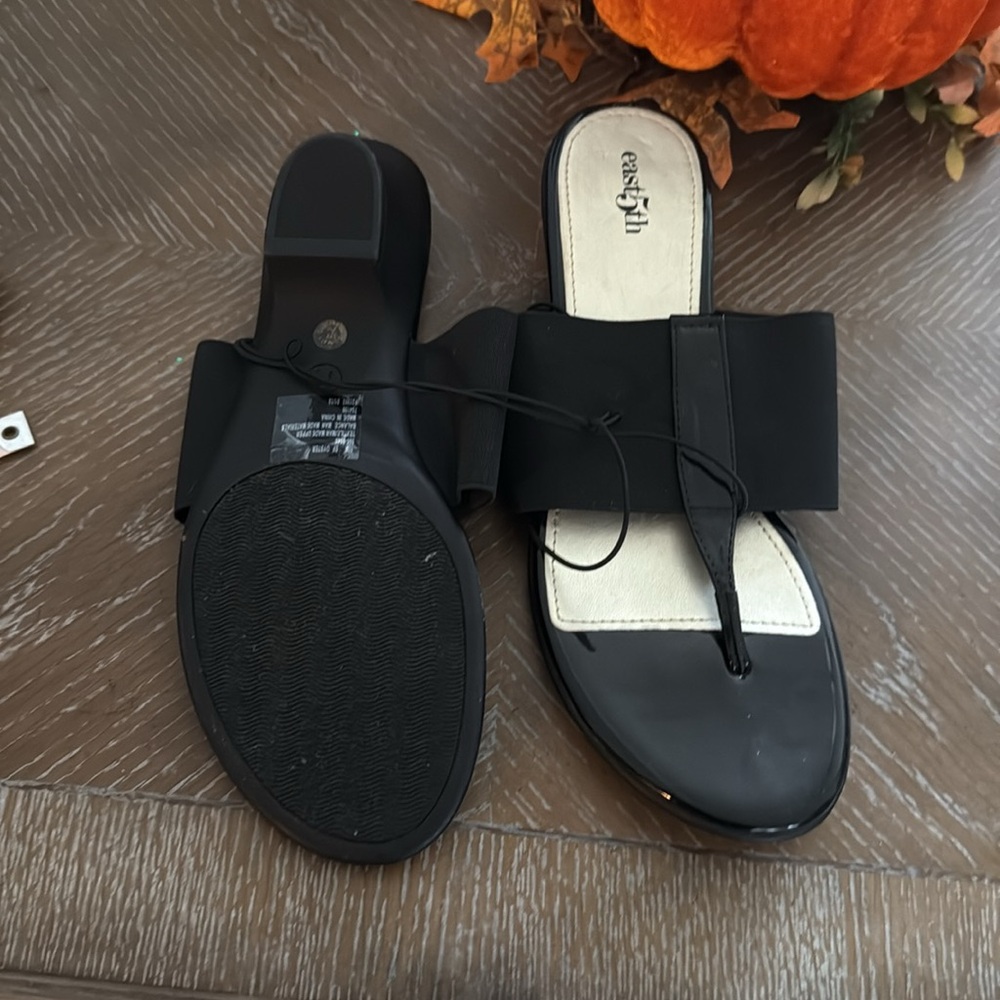 East 5th Sandals - Picture 2 of 3